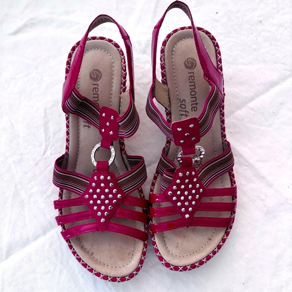 Remonte Soft Leather Women’s Wedge Sandal Slip On Red Crystal/Studs Size 7.5(38)